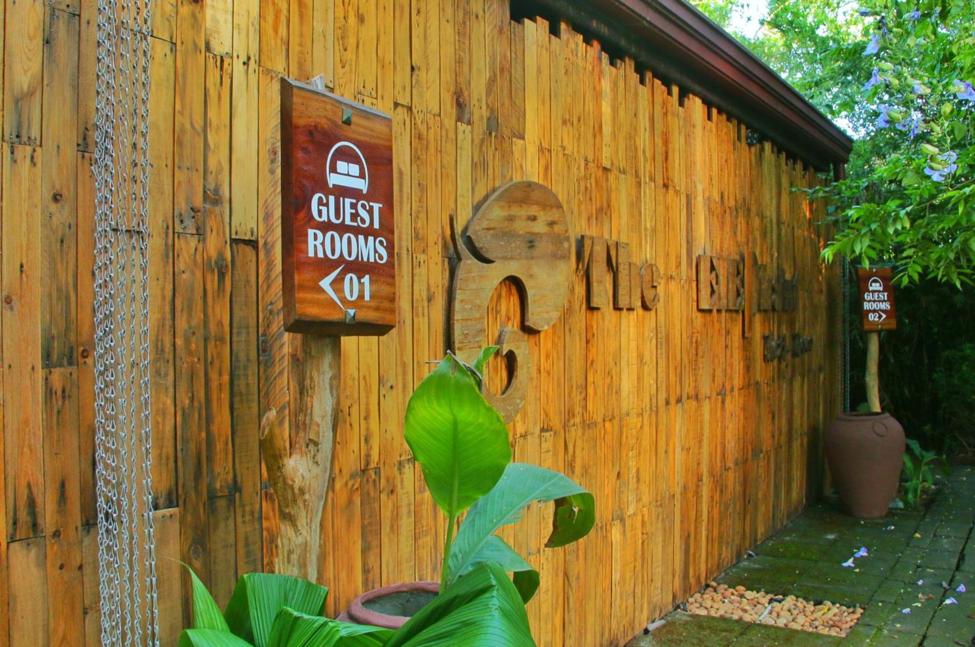 The Elephant Next-Door Udawalawe Luaran gambar
